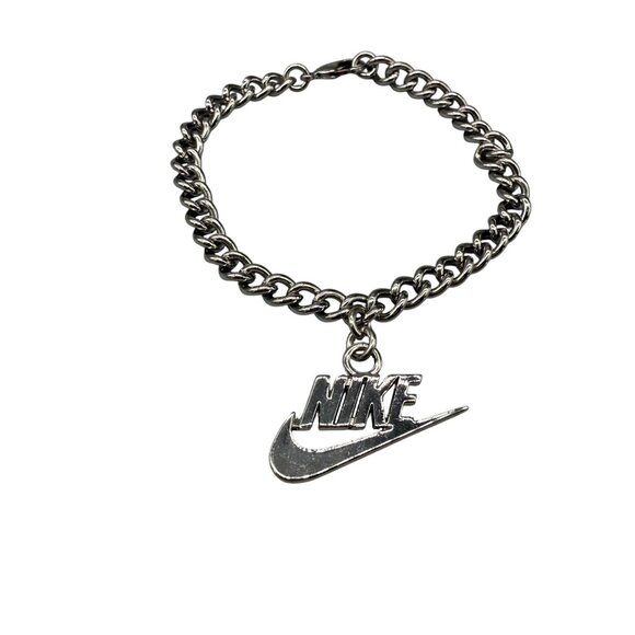 Nike Swoosh Charm Curb Chain Bangle Bracelet Silver Tone Trendy Streetwear - Picture 2 of 5